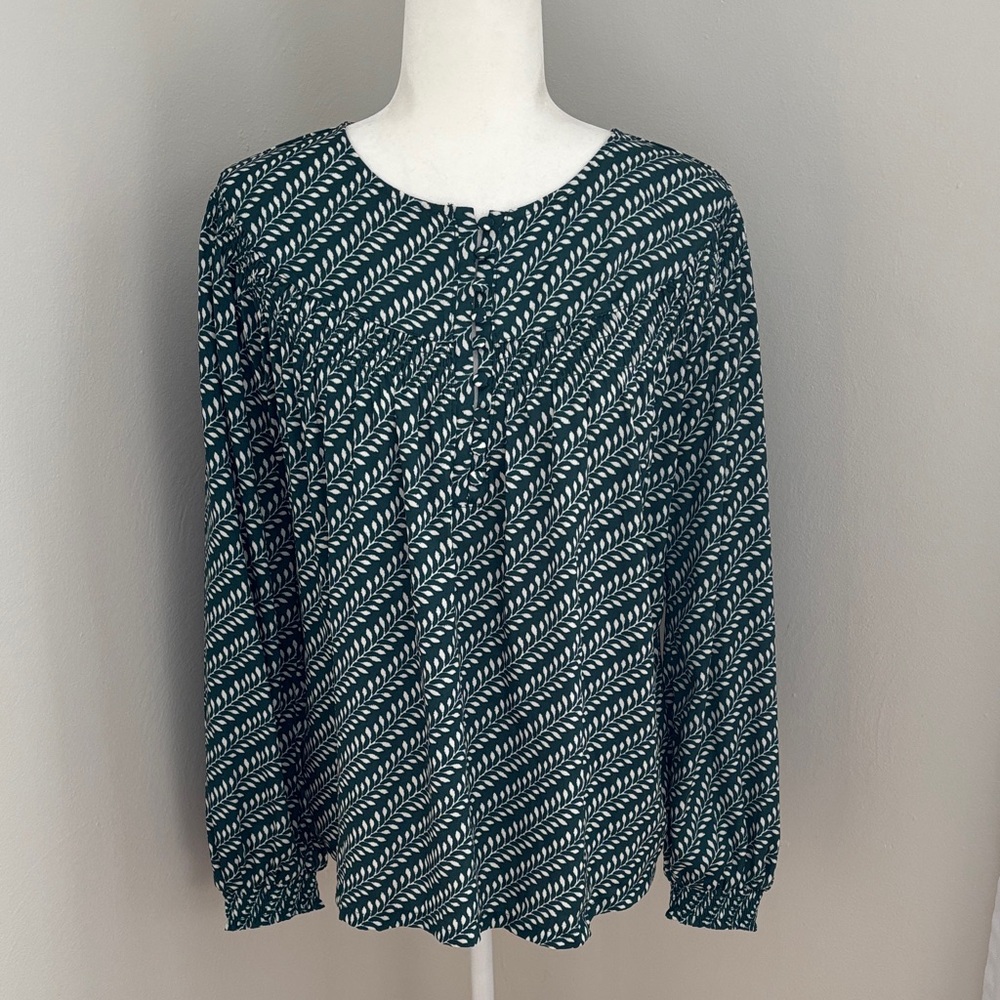 LOFT Green and White Patterned Blouse